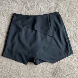 Black skort